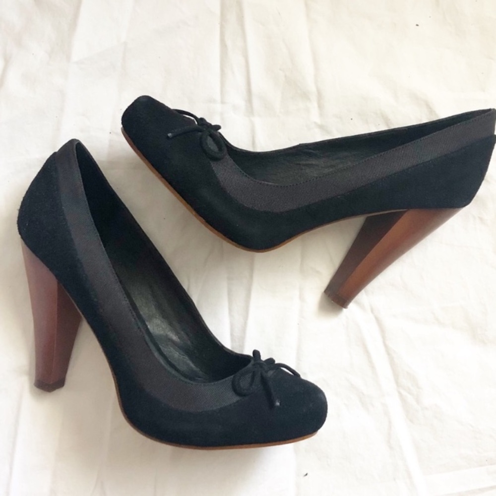 Aldo Black Classic Round Toe Wooden Heels Size 6